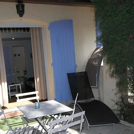 Des Pins Hotel