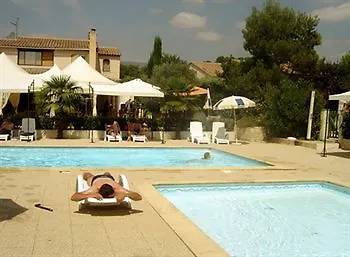 Des Pins Hotel