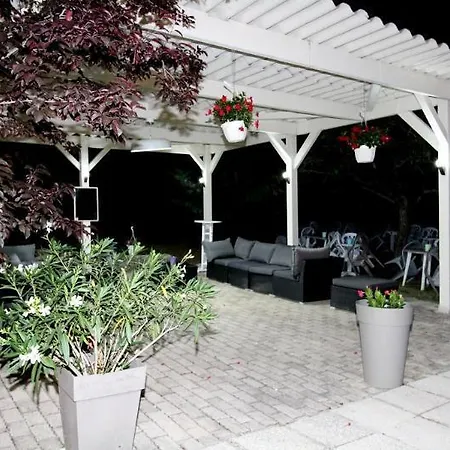 Hotel Des Pins