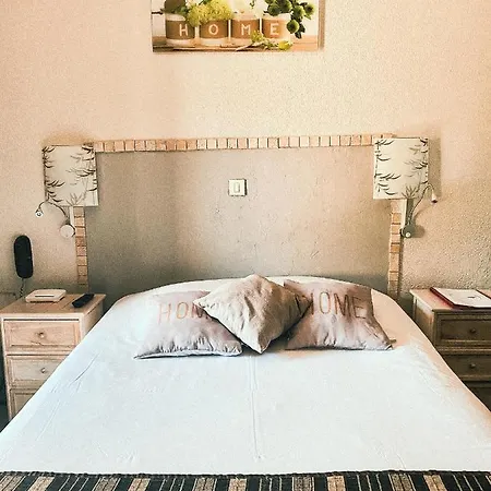 Des Pins Hotel 3*