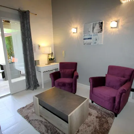 Hotel Des Pins Tourrettes