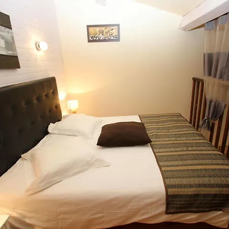 Hotel Des Pins 3*